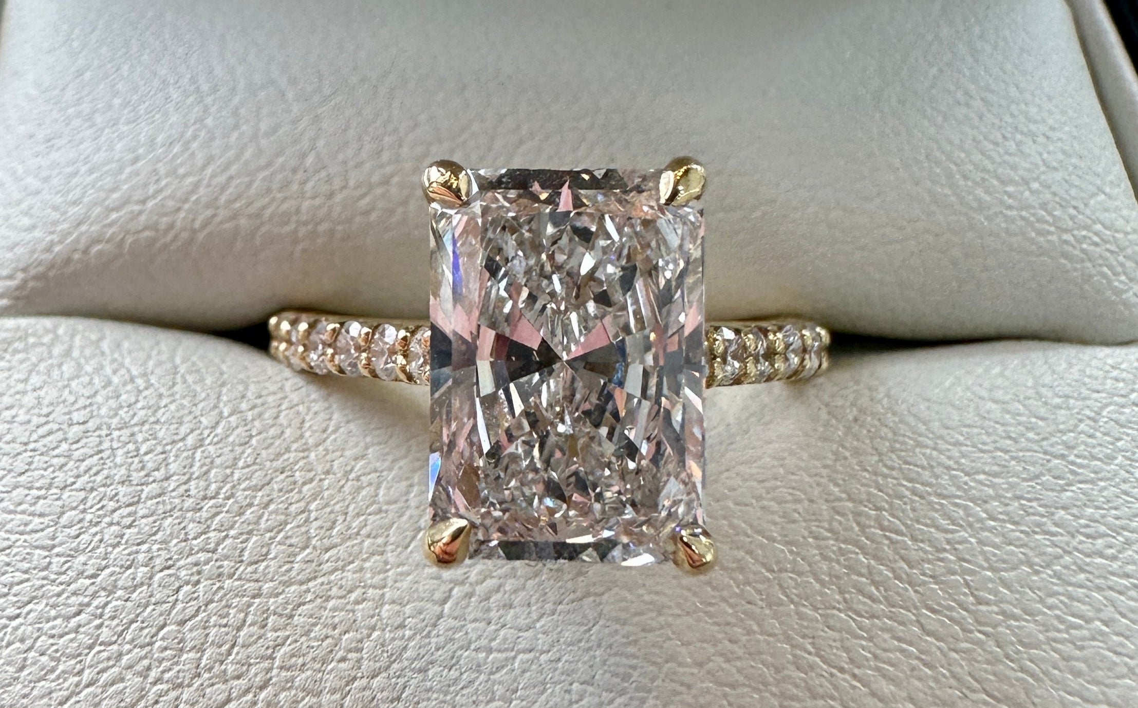 3.10ct E VVS2 lab grown radiant cut diamond ring