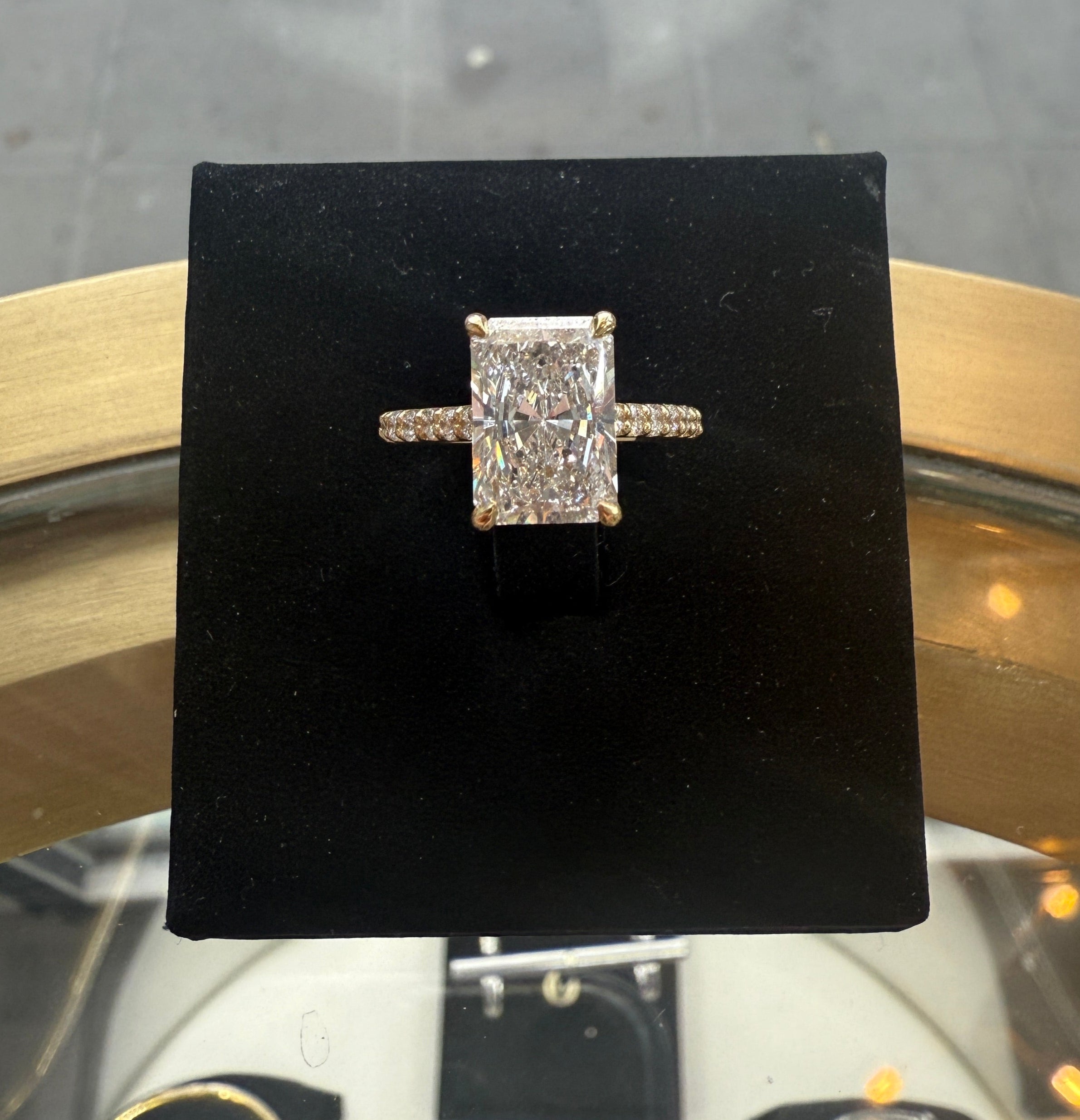 3.10ct E VVS2 lab grown radiant cut diamond ring